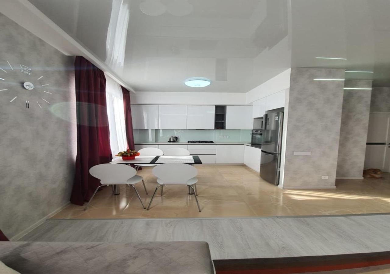 Lux New Apartment 2019 Harkiv Exterior foto